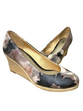 Life Stride Floral Espadrille Wedge Pumps 9 Neutral Taupe Black Feminine Shoes